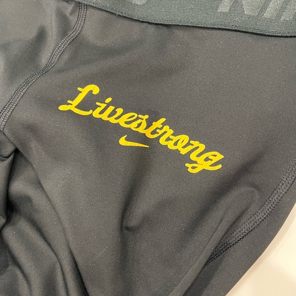 Nike Livestrong leggings - Picture 2 of 5